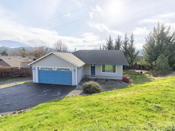 1884 SW Allen Creek Rd, Grants Pass, OR 97527