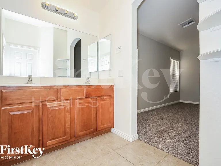 4532 Silverwind Rd — Photo 9