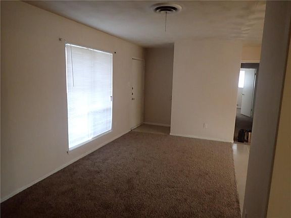 4th image of 4633 S Dr W