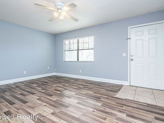 3rd image of 321 Oak Rose Ln APT 102