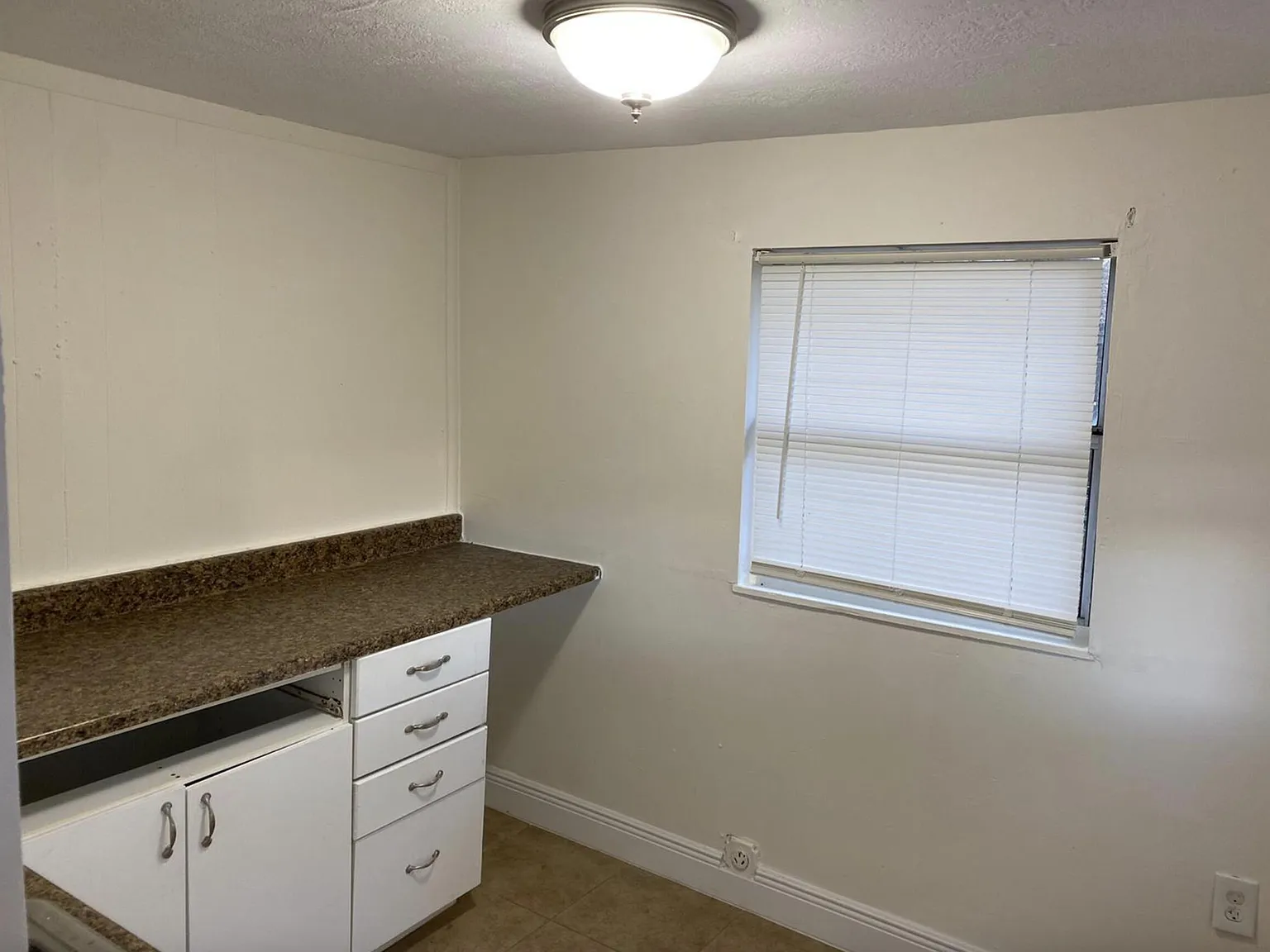 1 bed, 1.0 bath, 700 sqft, $1,350 — Photo 4