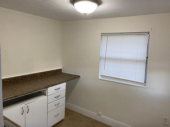 4th image of 1310 Atlantic Ave APT B