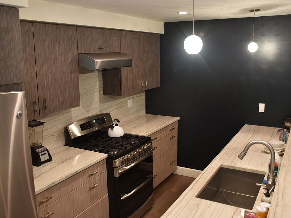 1st image of 408 10th St APT 1