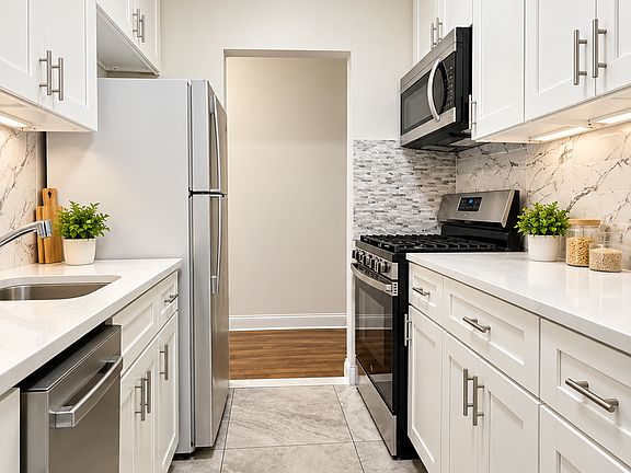 2nd image of 522 W 151st St APT 32