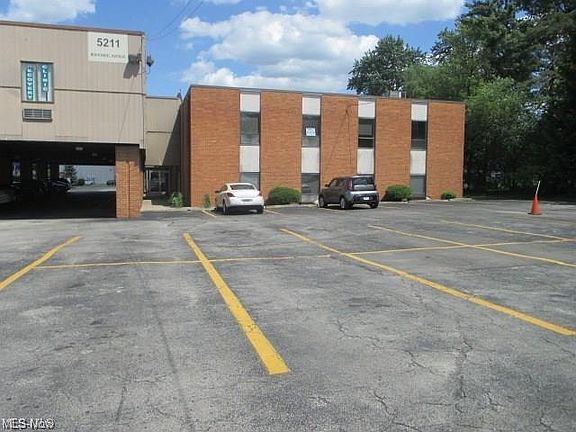 3rd image of 5211 Mahoning Ave #100