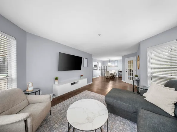 19236 Ford Rd #306, Pitt Meadows, BC V3Y 2K1