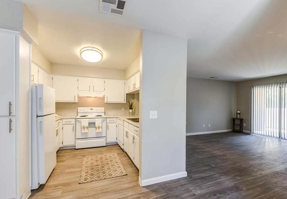 2nd image of 43230 Gadsden Ave APT 301