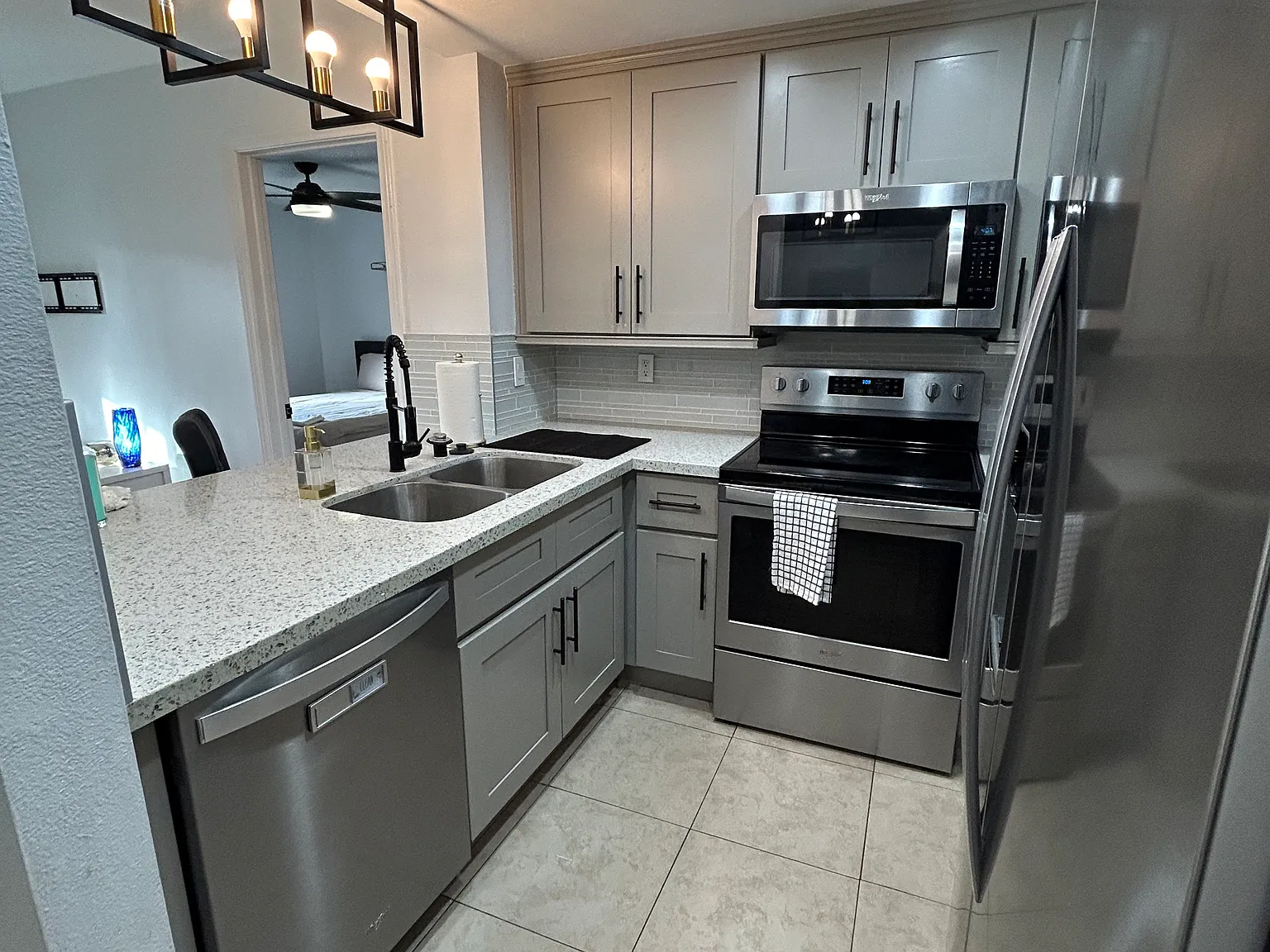 3078 Broadway — Photo 2
