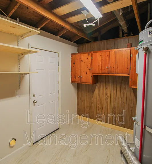 305 Millcreek Dr — Photo 18