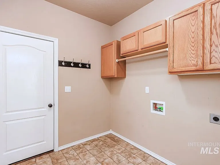 5729 S Moreya Ave — Photo 14