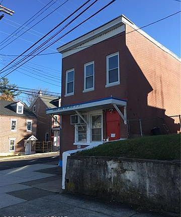 3rd image of 800 W Lincoln St