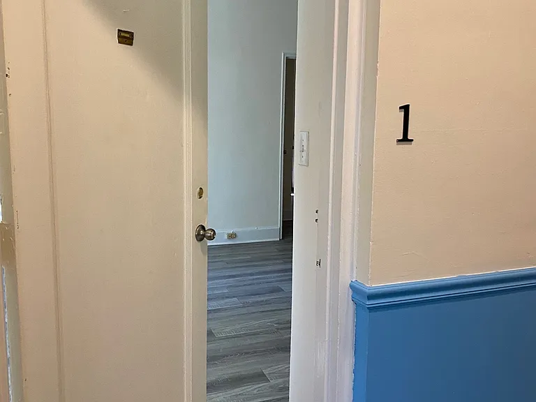 301 9th St SE #1 — Photo 10