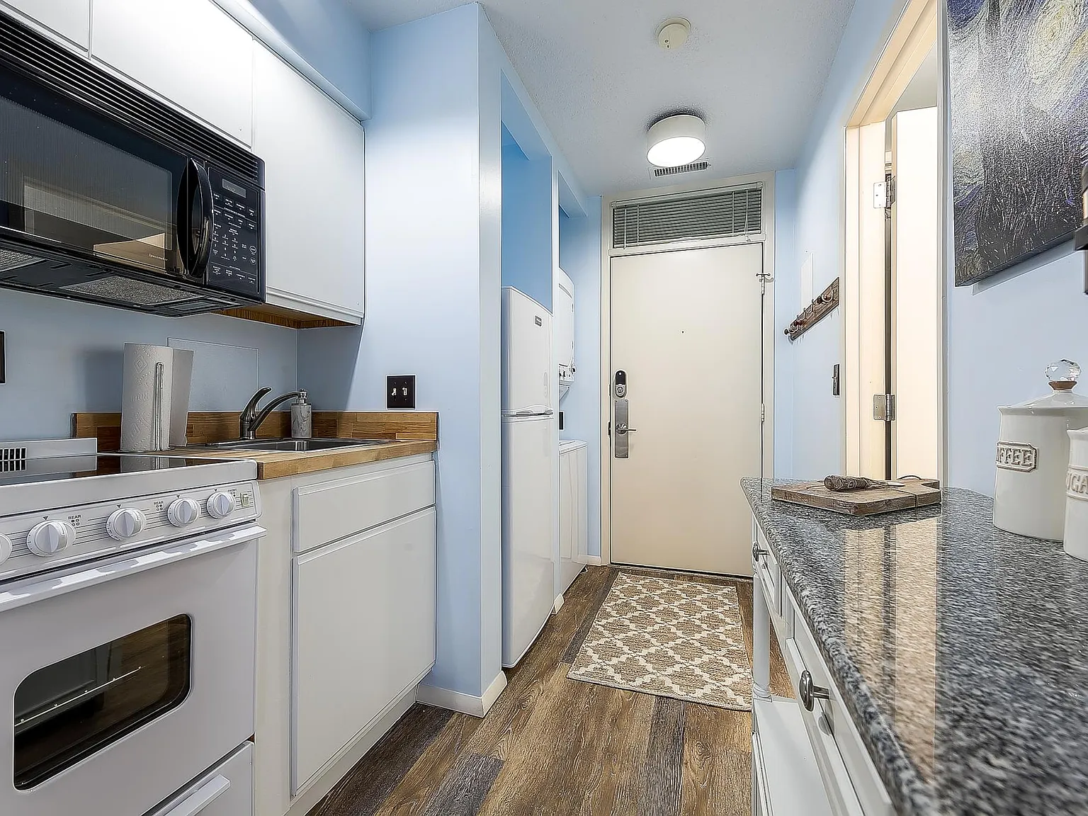 1 bed, 400 sqft, $1,150 — Photo 2