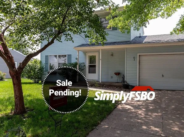 613 W Oak St, Eldridge, IA 52748