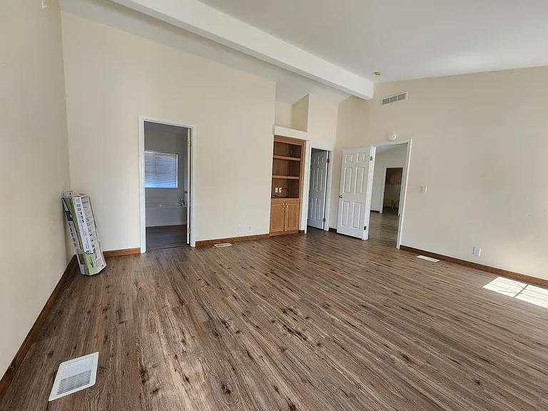 1843 Keyes Rd — Photo 13