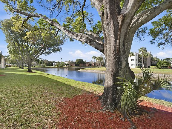 5th image of 15378 Lakes Of Delray Boulevard #33