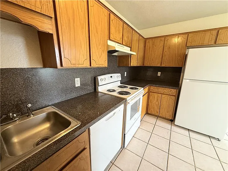 1210 Industrial Blvd #A — Photo 10