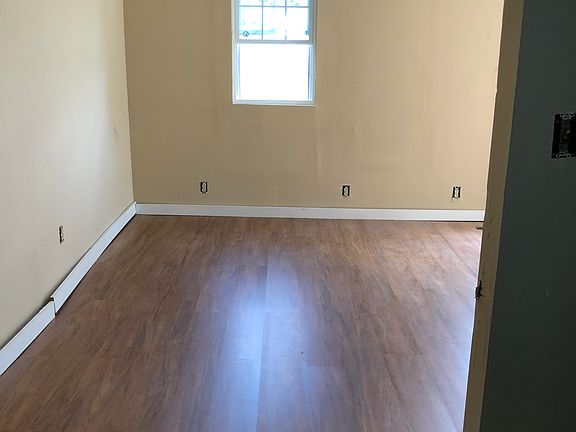 3rd image of 2505 Pirtle St