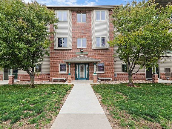 2nd image of 102 Prairie Heights Dr APT 311