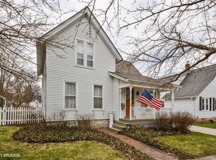 417 Elm St, Batavia, IL 60510