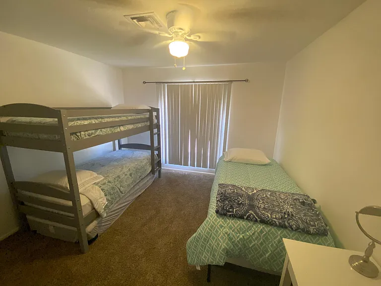 2834 Holiday Dr — Photo 19