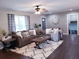 1308 W Cherokee Dr, Chillicothe, MO 64601