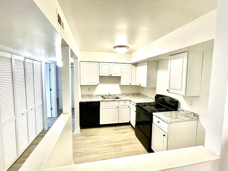 The Reserve at Heritage Apartments — Photo 16