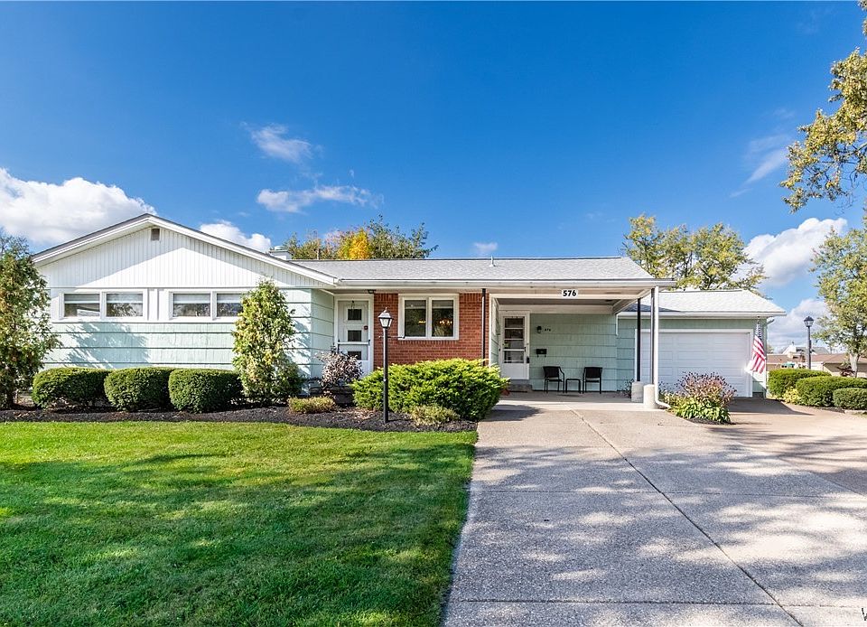 1st image of 576 Lynbrook Ave