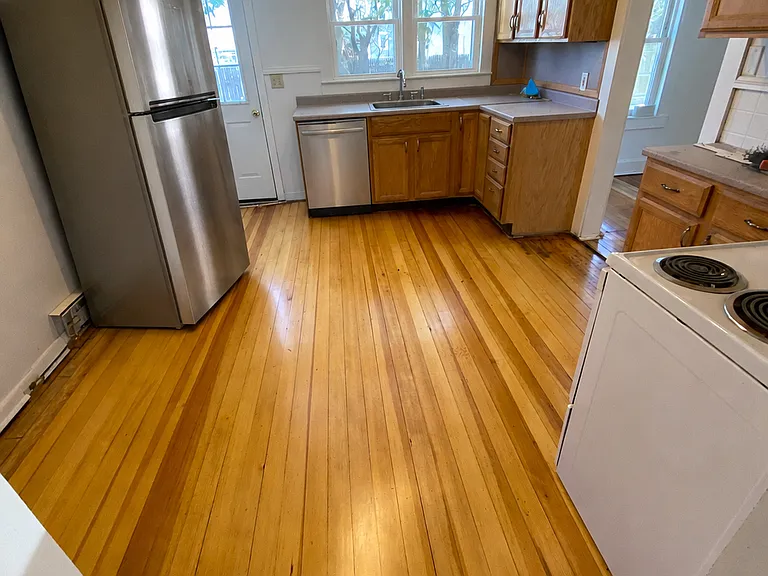44 Emerald Pl — Photo 2