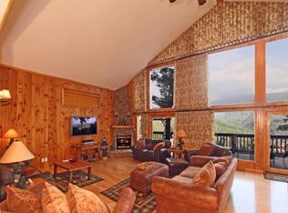 449 Campbell Lead Rd, Gatlinburg, TN 37738