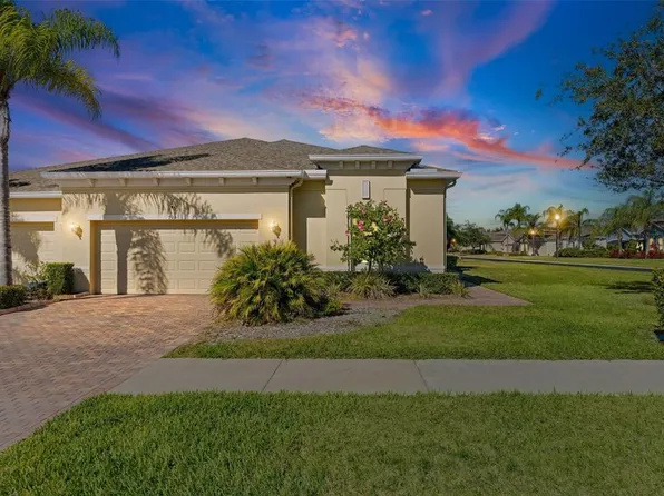 703 Chipper Dr, Sun City Center, FL 33573