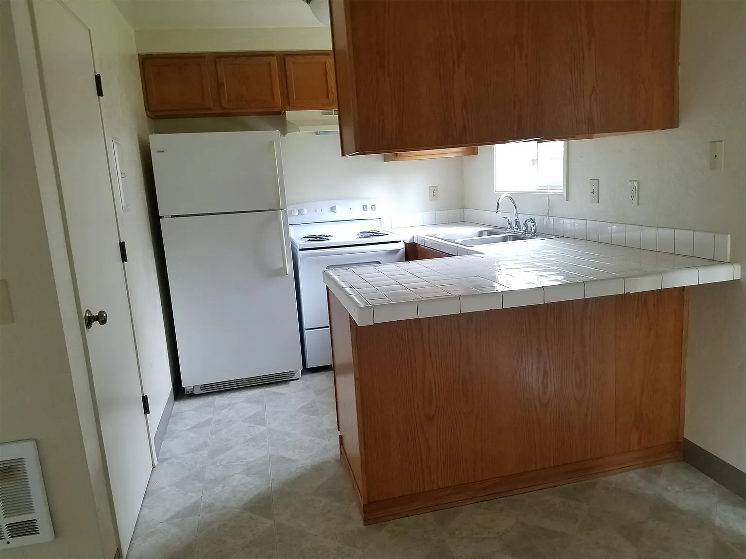 25182 E Broadway Ave — Photo 4