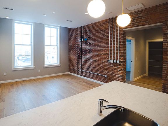 2nd image of 32 N Park Row #323