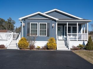 81 Linsay Dr, Raynham, MA 02767