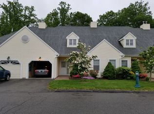 6 Southwick Ct N, Milford, CT 06461