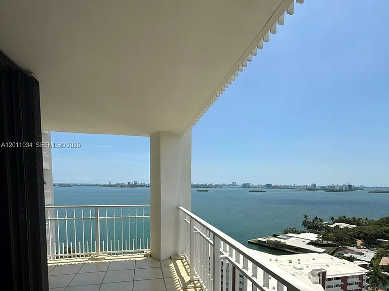 4000 Towerside Ter #1912 — Photo 19
