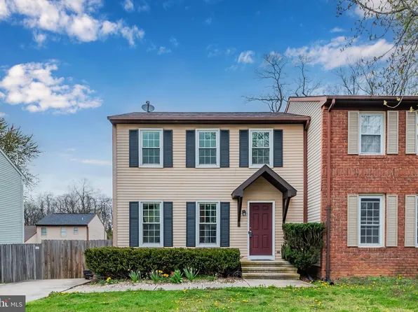 1028 Northfield Dr, Carlisle, PA 17013