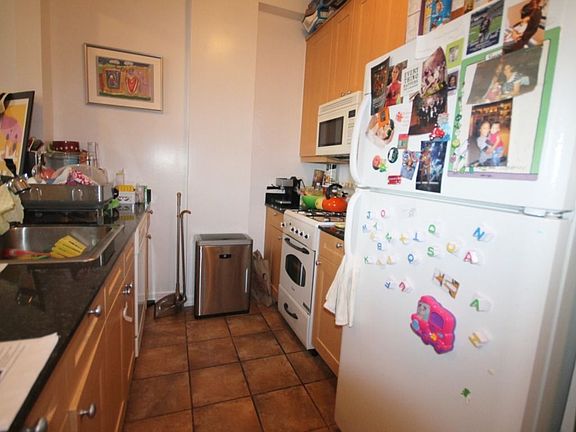 3rd image of 2734 21st St APT 6D