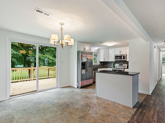 4th image of 229 Valley Green Dr