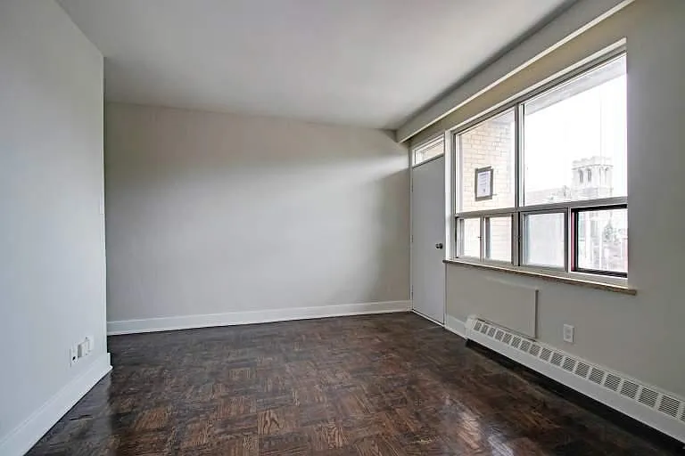82 Warren Road — Photo 4