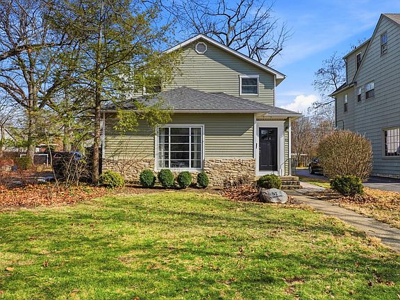 2nd image of 52 N Ardmore Rd