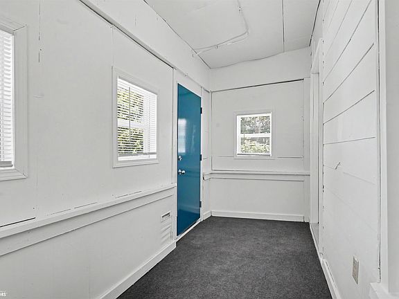 4th image of 402 May Ave