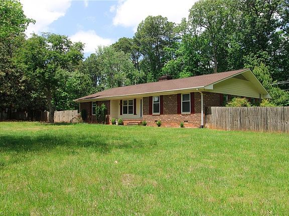 3rd image of 8012 Tam Oshanter Dr