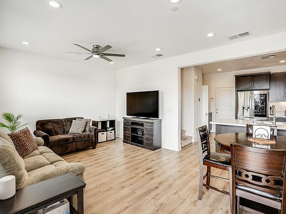 2nd image of 50 Lucca Ave