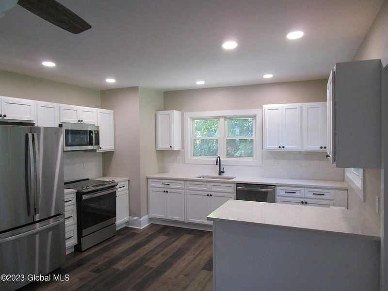 4th image of 105 Saratoga Road