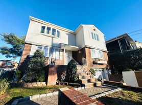 13-01 133rd Pl, College Pt, NY