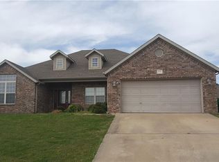 1934 Green Meadows Ave, Springdale, AR 72764