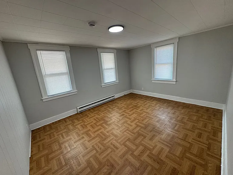 39 Bank St — Photo 14