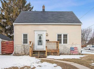 1902 S 9th St, Manitowoc, WI 54220