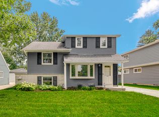 3909 Williams St, Downers Grove, IL 60515